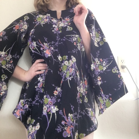 Vintage Tops - One of a kind Vintage floral cape top